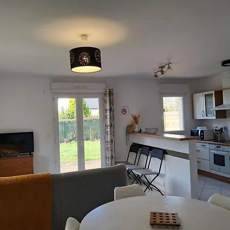 Apartment Au Rdc Avec Jardin Clos, Au Calme. Saint-Aubin-du-Cormier